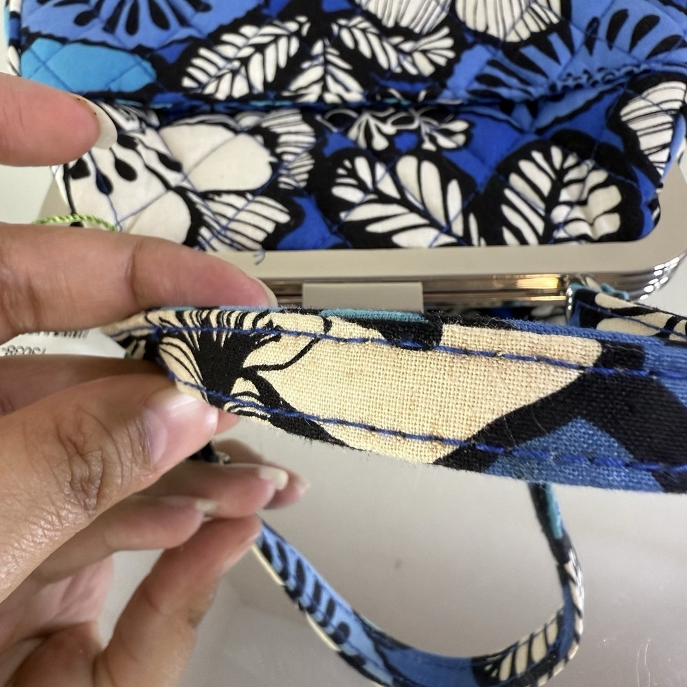 NEW VERA BRADLEY Blue Bayou Snap On kiss lock, Purse, Crossbody Removable Strap - Picture 16 of 16